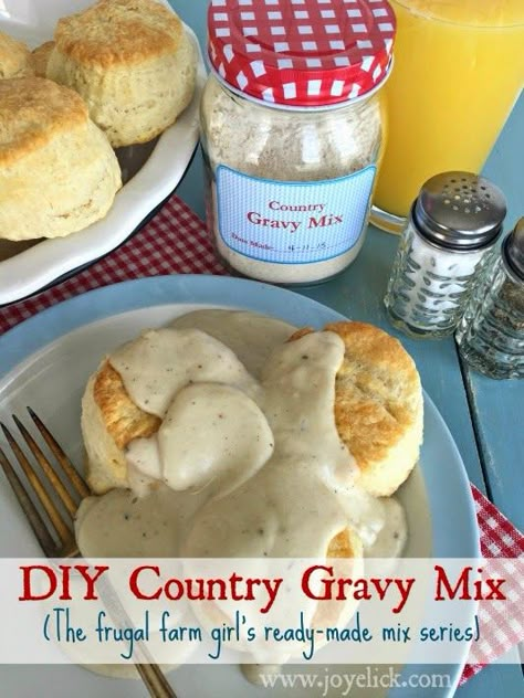 Homemade COUNTRY GRAVY MIX: The frugal farm girl's DIY ready-made mix series (lots more mix recipes here!). | Farm Girl Inspirations: www.joyelick.com. Homemade Country Gravy, Dutch Apple Pie Recipe, Meat Bbq, Homemade Dry Mixes, Breakfast Homemade, Recipes Bbq, Country Gravy, Dry Rubs, Homemade Pantry