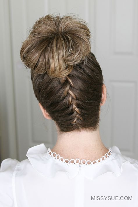 Upside Down French Braid High Bun Braided Bun Styles, Knot Hairstyles, French Braid Ponytail, High Bun Hairstyles, Wedge Hairstyles, Top Knot Hairstyles, Asymmetrical Hairstyles, Hairstyles With Glasses, High Bun