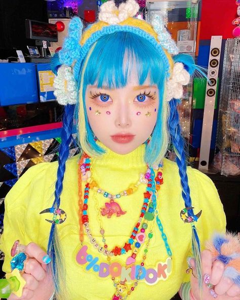 Decora Harajuku Fashion Decora Hair, Decora Art, Decora Kei Fashion, Decora Harajuku, Harajuku Decora, Minimalistic Outfits, Kei Fashion, 2000s Aesthetic, Ordinary Girls