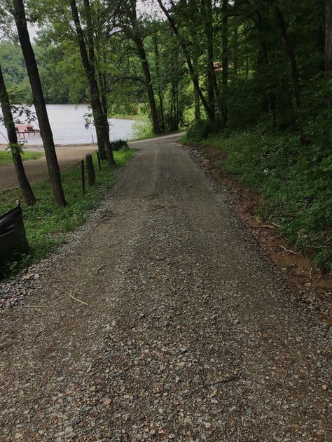 Cabin Driveway, Gravel Driveway Edging, Driveway Inspiration, Lined Driveway, Gravel Drive, Driveway Edging, Gravel Pathway, Circle Drive, Tree Lined Driveway