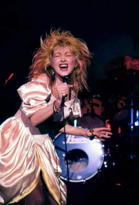 Iconic 80s Outfits, Cindy Lauper 80's, 80 Outfits, Cindy Lauper, 80s Outfits, 1980s Hair, 1980s Fashion Trends, Madonna 80s, 80s Fashion Trends