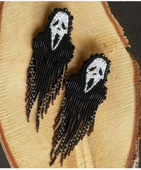 Halloween Beaded Brooch, Gothic Beaded Earrings, Goth Beaded Earrings, Halloween Seed Bead Earrings, Halloween Beadwork, Beaded Halloween Earrings, Halloween Beaded Earrings, Halloween Earrings Beaded, Seed Bead Embroidery