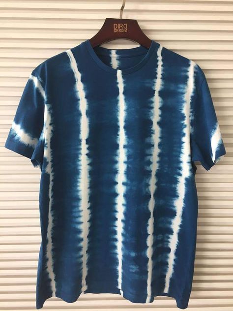 Tie Dye Horizontal Stripes, Tie Dye Stripes Pattern, Tie Dye Folding Techniques, Mens Shirt And Tie, Modern Tie Dye, Ty Dye, Diy Tie Dye Techniques, Diy Tie Dye Designs, Tie Dye Patterns Diy