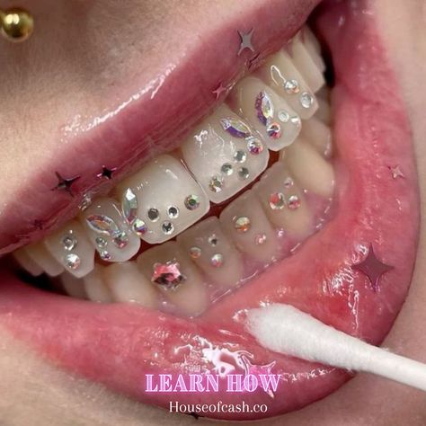 Tooth Gem Inspo that’s Kawaii as f*ck /ᐢ⑅ᐢ\ ♡ ₊˚ ꒰ ˶• ༝ •˶꒱ ♡‧₊˚ ♡ ./づ~ :¨·.·¨: ₊˚ `·..·‘ ₊˚ ♡ 𝐋𝐢𝐧𝐤 𝐢𝐧 𝐛𝐢𝐨 𝐨𝐫 𝐜𝐨𝐧𝐭𝐚𝐜𝐭 𝐮𝐬 𝐟𝐨𝐫 𝐭𝐫𝐚𝐢𝐧𝐢𝐧𝐠𝐬 & 𝐬𝐞𝐫𝐯𝐢𝐜𝐞𝐬 ₊‧°𐐪♡𐑂°‧₊₊‧°𐐪♡𐑂°‧₊₊‧°𐐪♡𐑂°‧₊₊‧°𐐪♡𐑂°‧₊₊‧°𐐪♡𐑂°‧₊ #toothgem #toothgems #toothgemtechnician #toothgemtech #toothgemtraining #ukcreatives #londontoothgems #hellokitty Tooth Gem Placement, Tooth Gem Designs, Tooth Gems Ideas, Gem Placement, Gem Logo, Teeth Gems, Pretty Teeth, Grillz Teeth, Tooth Gems