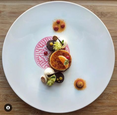 Food Plating Design, Fine Dining Dessert, Fine Dining Plating, Plating Design, Fine Dining Desserts, Dessert Restaurants, Gourmet Food Plating, Chef Craft, Plated Dessert