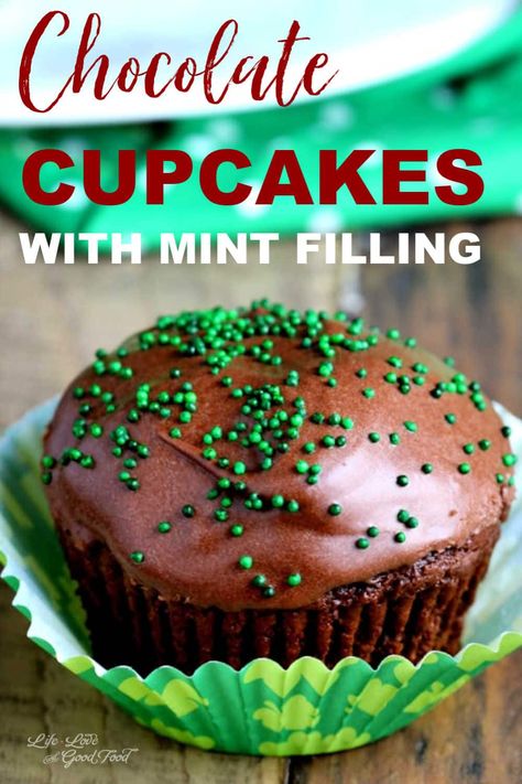 Mint Filling For Cake, Chocolate Trifle Recipes, Cupcake Filling, Mint Chocolate Chip Milkshake, Cream Filled Cupcakes, Chocolate Biscotti, Biscotti Recipes, Dark Chocolate Cupcakes, Chocolate Cupcakes Moist