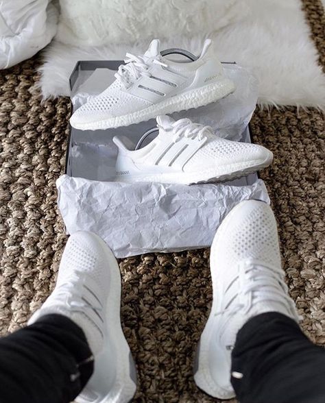 White Ultra Boost, Tennis Adidas, Adidas Tennis, Adidas Boost, Shoes Design, Adidas Ultraboost, Swag Style, Adidas Ultra Boost, Ultra Boost