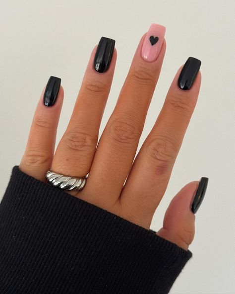 Glossy Black Heart 🖤 @glossifyofficial @nails_luxeofficial @os.ltd @lucypastorellitools_ Inspired by @by_hannahtaylor #blacknails… | Instagram Pretty Black Nails, Black Heart Nails, Black Nails With Glitter, Simple Fall Nails, Fingernail Polish, Shiny Nails, Toe Nail Designs, Nail Art Ideas, Heart Nails