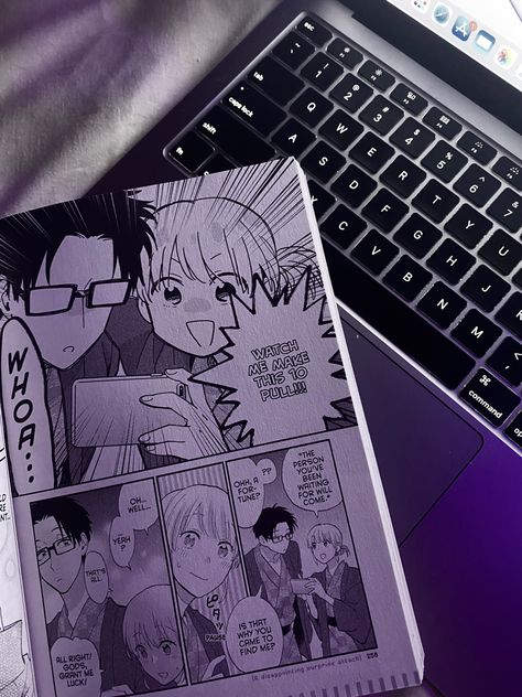 manga page with a laptop. wotakoi with cute anime couple. otaku gamers Wotakoi Wallpaper Manga, Manga Ideas Story, Manga Pages Aesthetic, Wotakoi Wallpaper, Reading Manga Aesthetic, Manga Core, Reading Manga, Manga Aesthetic, Manga Wallpaper