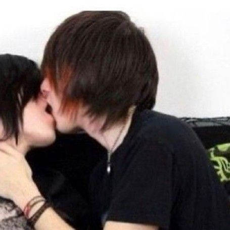 emo gays matching icons pfps boy x boy Emo Scene Boy, Emo Piercings, Scene Guy, Cute Emo Couples, Alt Men, Cute Emo Guys, Emo Couples, People Kissing, Punk Boy