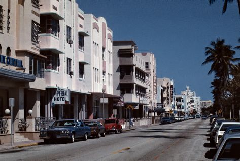 https://flic.kr/p/SgELrb | South Beach 1980s | Miami Beach, FL, est. 1915, pop. 91,000 (2013) Miami Vintage, Vibe Art, Miami Beach Hotels, Queen Of The South, Miami Style, Europe Aesthetic, Beach Vintage, South Beach Miami, Backpacking Europe