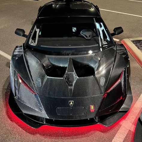 2x Full Carbon Supertrofeo EVO 👿 A Huge thanks to @myexoticars for these awesome Pictures ! 📷 #lamborghini #huracanevo #supertrofeo #evo #supertrofeoevo #supercar #dreamcar Lamborghini Supercar, Dr Car, Tmax Yamaha, Super Fast Cars, Dream Cars Jeep, Awesome Pictures, Fancy Cars, Pretty Cars