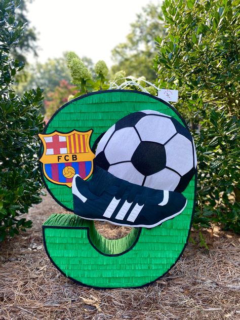 Cristiano Ronaldo Birthday, Soccer Birthday Theme, Ronaldo Birthday, Cristiano Ronaldo And Messi, Soccer Party Decorations, Soccer Theme Parties, Soccer Birthday Cakes, Ronaldo Pictures, Soccer Theme