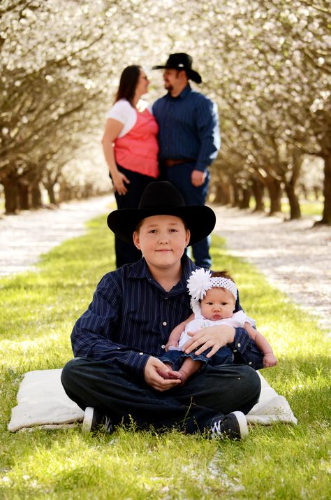 Big Age Gap Siblings Pictures, Orchard Photoshoot, Almond Orchard, Spring Pics, Spring Family Photos, Sibling Photo Shoots, Easter Pics, New Baby Pictures, Baby Family Pictures