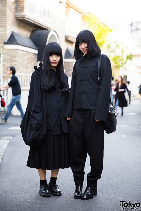 20-year-old Ayachan and 19-year-old Kurage on the street in... Japanese Minimalist Fashion Summer, Japanese Fashion Minimalist, Black Minimalist Outfit, Japanese Minimalist Fashion, Minimalist Fashion Summer, Japanese Minimalist, Japan Fashion Street, Black Japanese, Chinese Fashion Street