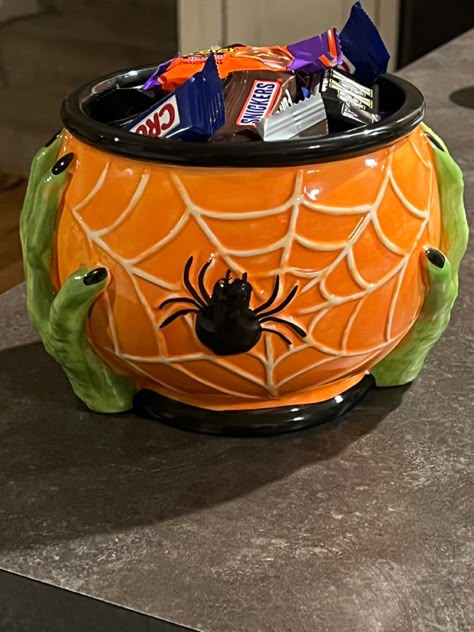 Halloween Dishware, Ceramic Halloween Ideas, Ceramic Halloween, Halloween Pottery Ideas, Fall Pottery Ideas, Halloween Pottery, Halloween Ceramics, Halloween Ceramics Ideas, Halloween Tea Party