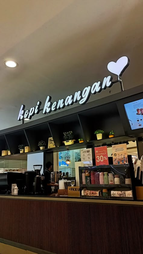 Foto Kafe Aesthetic, Foto Cafe Aesthetic Malam, Kopi Aesthetic, Tempat Aesthetic, Jakarta City, Night Coffee, Bff Hands Aesthetic, Black Wallpaper Iphone, Padang