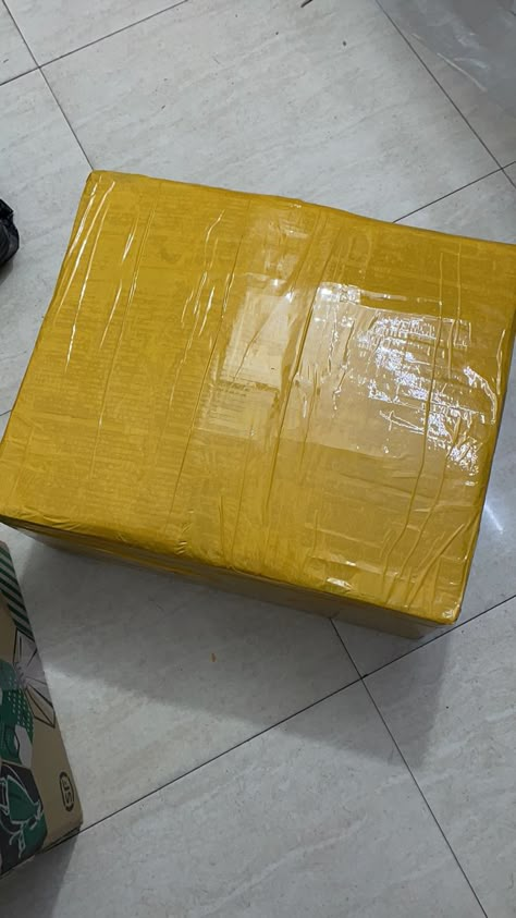 Money In A Bag, Money Delivery, Letter Packaging, Home Delivery, Iphone Package, Money Package Delivery, Fed Ex Package, Ups Package Delivery, Dhl Delivery Package Video