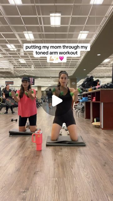 BRIANNA JOYE on Instagram: "went to the gym with mom today so had to do this one together 💪🏼🥰 #fitness #workout #armworkout #health #fit" Best Lower Abs Workout, Brianna Joye, Tricep Workouts, Best Lower Ab Exercises, Arm Toning, Bicep And Tricep Workout, Leg Workouts Gym, Yoga Sculpt, Workouts Gym