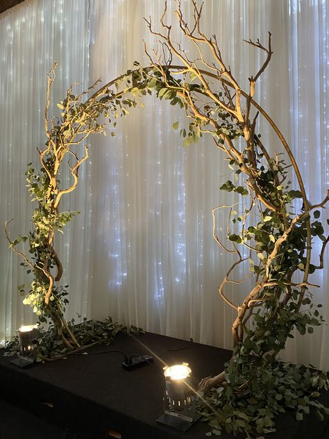 Enchanted Forest Theme Photo Backdrop, Ball Decorations Formal, Forest Event Decor, Dark Enchanted Forest Sweet 16, Garden Fairy Decorations, Sweet 16 Themes Fairytale Decorations, Boho Enchanted Forest Wedding, Tuscan Prom Theme, Enchanted Forest Prom Backdrop