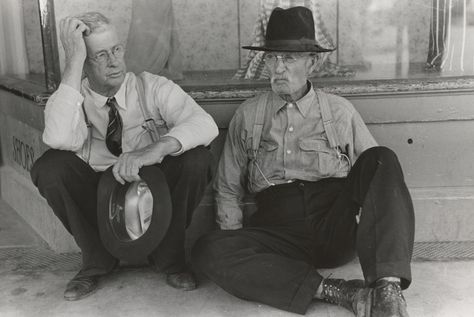 1939. Farmers sitting against wall and squatting on sidewalk, Spur, Texas Sitting Against Wall, Library Work, Free High Resolution Photos, Man Sitting, Person Sitting, People Sitting, New York Public Library, Two Men, Art Block