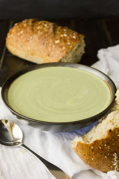 Easy Cream of Spinach Soup | I Say Nomato Spinach Soup Recipe Creamy, Cream Of Spinach, Carrot And Orange Soup, Cream Of Spinach Soup, Creamy Spinach Soup, Soup Spinach, Spinach Soup Recipe, Simple Soup, Potato Leek Soup