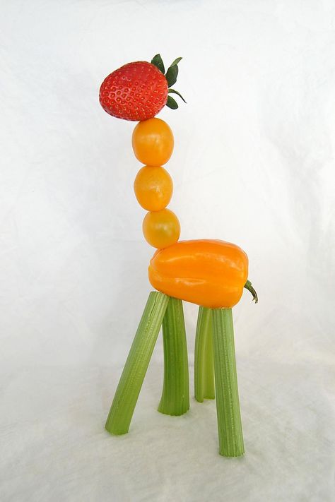 Vegetable Animals, Veggie Art, Fruit Animals, Food Art For Kids, Food Carving, A Fruit, Fun Kids Food, Food Crafts, Fruit Art