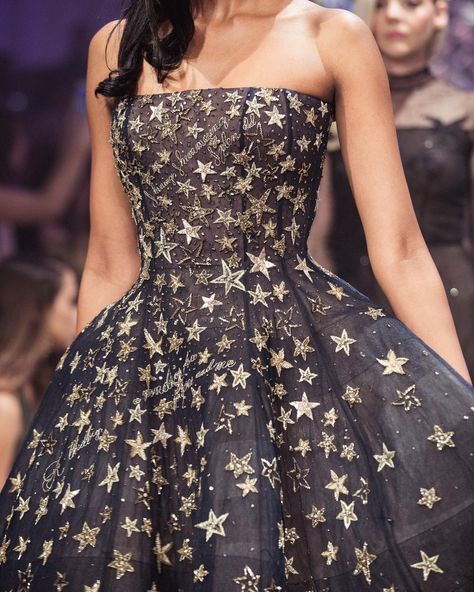 Beautiful star dress by Paolo Sebastian - celestial starry night wedding inspiration Scarlett Dragna, Once Upon A Dream, Paolo Sebastian, Star Dress, Couture Collection, Beautiful Gowns, Couture Dresses, Fancy Dresses, Fashion Details