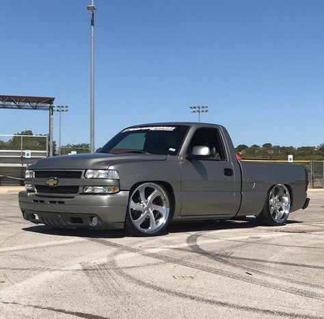 Bubble Eye Silverado, Dropped Trucks Chevy, Trucks Lowered, Chevy Trucks Lowered, Trucks Chevy, Chevy Trucks Silverado, Silverado Truck, Lowrider Trucks, Dropped Trucks