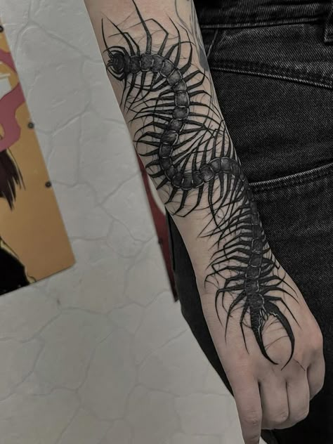 Lotus Anime, Centipede Tattoo, Tattoo Designs With Meaning, Rip Tattoos For Mom, Traditional Snake Tattoo, Designs With Meaning, Feminine Skull Tattoos, Meaning Art, Amazing Tattoo Ideas