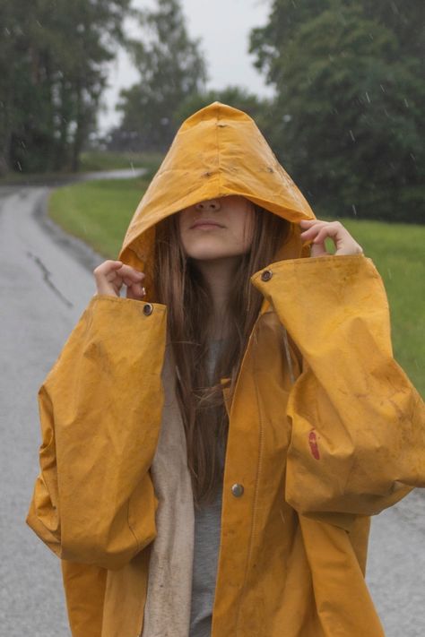 Raincoat Aesthetic Outfit, Yellow Rain Coat Aesthetic, Yellow Raincoat Outfit Aesthetic, Raincoats Aesthetic, Laura Kearney Aesthetic, Yellow Raincoat Aesthetic, Yellow Rain Jacket Outfit, Raincoat Photoshoot, Rain Jacket Aesthetic