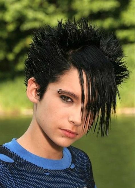 Bill 23 Bill Kaulitz 2005, Dream Piercings, 00s Nostalgia, Tokyo Hotel, Georg Listing, Japan Music, Tokyo Hotels, Bill Kaulitz, Tom Kaulitz