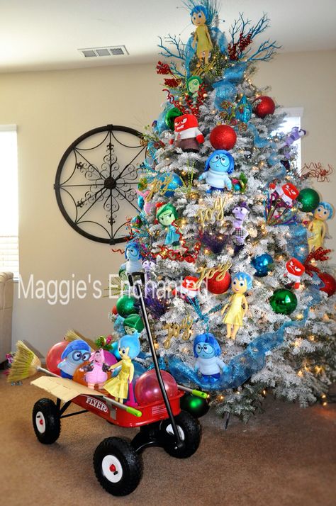 Disney Pixar Inside Out Christmas Tree Inside Out Christmas Decorations, Cool Christmas Tree Ideas, Inside Out Christmas Tree, Inside Out Christmas, Character Christmas Tree Ideas, Pixar Christmas Tree, Christmas Tree With Disney Ornaments, Up Christmas Tree Disney, Christmas Story Tree