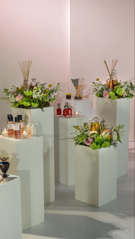 Launch Event Ideas, Fragrance Display, Perfume Stand, Wedding Perfume, Lebanese Wedding, Glass Vase Decor, Perfume Display, Wedding Stage Design, Dream Wedding Decorations