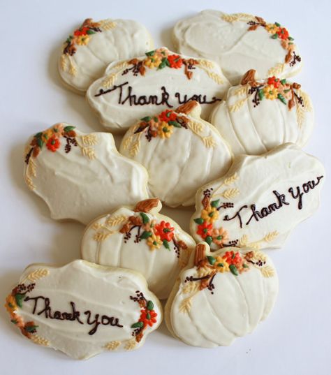 Sugar Cookies With Buttercream Frosting, Cookies With Buttercream Frosting, Pumpkin Table Decor, Thanksgiving Desserts Pumpkin, Dessert Pumpkin, Soft Sugar Cookie Recipe, Cookies Pumpkin, Pumpkin Table Decorations, Place Holders