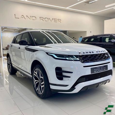 White Range Rover, Range Rover White, Dream Cars Range Rovers, Tattoo Car, Luxury Cars Range Rover, White Range, Car Organization, Top Luxury Cars, Lux Cars