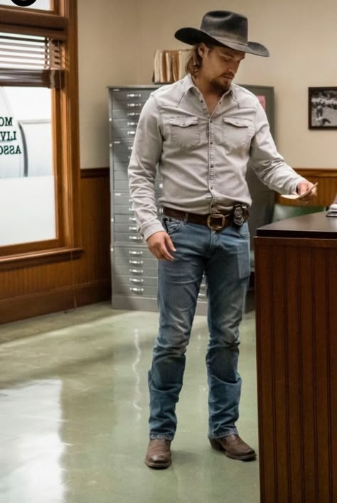 Yellowstone Style Men, Yellowstone Outfit Ideas Men, Ranch Hand Outfit Men, Kayce Dutton Aesthetic, Men Nashville Outfits, Men’s Western Fashion, Casual Western Outfits Mens, Kacey Dutton, Kasey Dutton