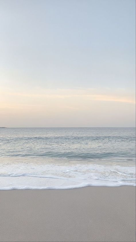 White And Blue Beach Wallpaper, Ios Wallpaper Inspiration, Beach Pictures Backgrounds, Beach Wallpaper Phone, Clean Aesthetic Photos, Ocean Aesthetic Wallpaper Ipad, White Summer Wallpapers, White Sunset Aesthetic, Aesthetic Blue And White Wallpaper