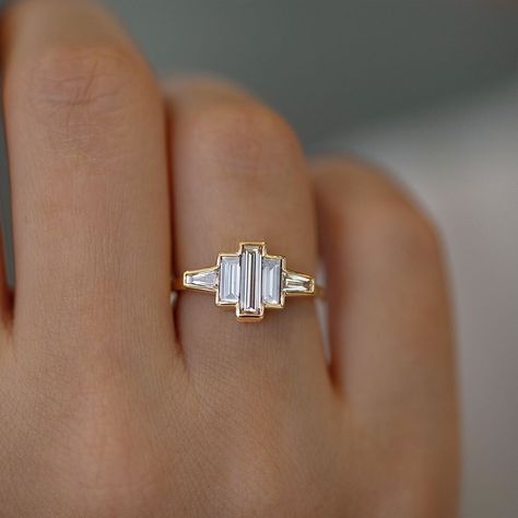 Geometric Diamond Ring, Bijoux Art Deco, Art Deco Diamond Ring, Deco Diamond Ring, Baguette Diamond Ring, Baguette Engagement Ring, July Birthstone Ring, Ring Baguette, Minimalist Engagement Ring