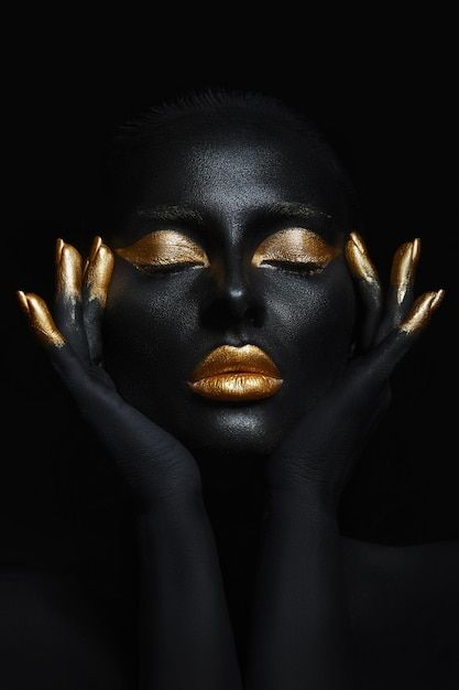 Beauty woman painted in black skin color... | Premium Photo #Freepik #photo #background #gold #design #hand Digital Art Software, Gold Art Painting, Painted Ladies, Gold Makeup, Gold Leaf Painting, Art Gallery Wallpaper, Woman Painting, Posters And Prints, African Art