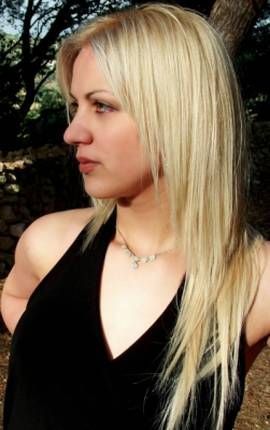 Visible Long Hair Razor Cut Layers Ideas 2024 Fine Blonde Hair, Blonde Hair Freckles, Girls Hair Cut, Freckles Natural, Long Straight Layered Hair, Braids To Try, Razored Haircuts, Medium Length Hair With Bangs, Straight Bob Hairstyles