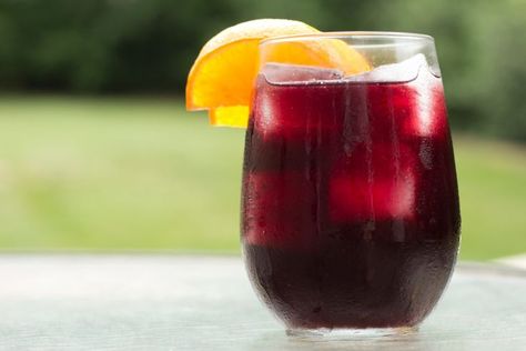 Simple Red Wine Sangria Lemon Sangria, Spanish Red Wine, Red Wine Sangria, Cider Sangria, Perfect Cheese Board, Apple Cider Sangria, Wine Sangria, Peach Sangria, Apple Brandy