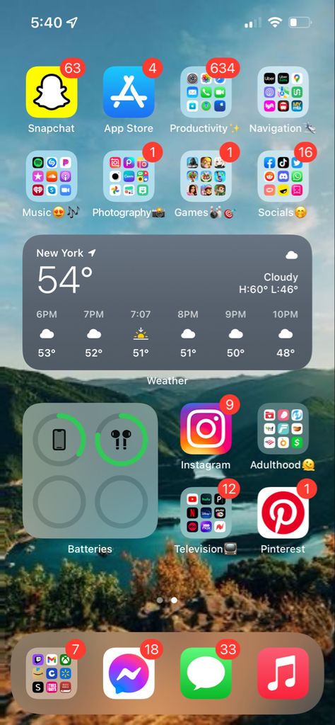 #iphone13 Iphone 13 Screen Layout, Iphone 13 Layout Ideas, Iphone 13 Setup, Iphone Xr Home Screen Layout, Iphone 13 Homescreen Ideas, Iphone Xr Home Screen, Iphone 13 Homescreen, Layout Homescreen Iphone, Iphone App Layout Homescreen