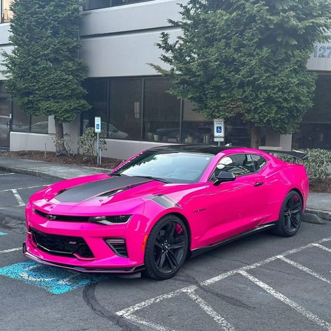 Pink Camaro, Pink Mustang, Pink Car Accessories, Luxury Cars Audi, Chevrolet Camaro Zl1, Camaro Car, Camaro Zl1, Pimped Out Cars, Cool Sports Cars