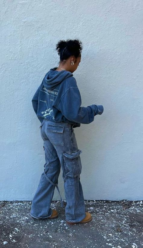 Cute Winter Outfits For School Jeans, Birthday Dinner Theme Outfits, Oversized Jorts Outfit Women, Luh Calm Fit, Black Woman Outfit Ideas, Calm Luh Fit, Streetwear Fashion Girl, Rain Day Outfit, Streetwear Fashion Women Winter