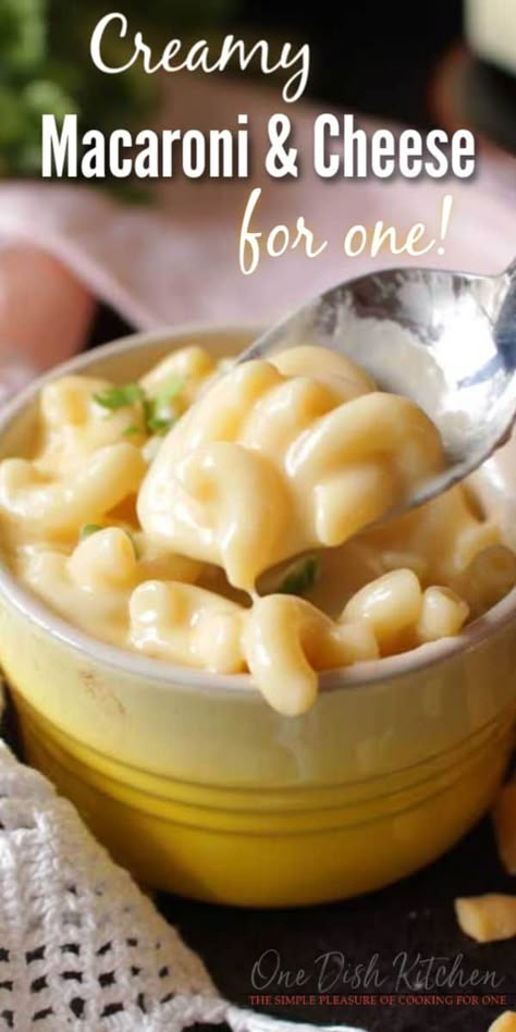 This homemade macaroni and cheese is so creamy and extra cheesy. Made on the stovetop, this single serving mac and cheese recipe is easy to make and can be ready in minutes. It’s the perfect size for one person! Single Serving Mac And Cheese, Single Serve Mac And Cheese Recipe, Macaroni And Cheese For One, Homemade Macaroni And Cheese, Single Serve Meals, One Dish Kitchen, Best Mac N Cheese Recipe, Easy Meals For One, Stovetop Mac And Cheese