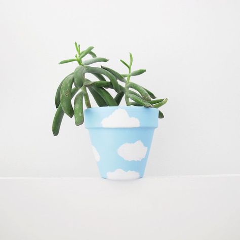 Painted Plant Pot, Flower Pot People, Pottery Plant Pot, Plant Pot Design, Flower Pot Art, Plant Pot Diy, Flower Pot Design, Painted Pots Diy, Painted Plant Pots