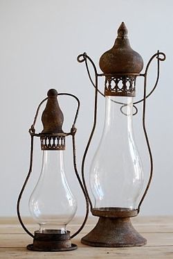 vintage lanterns Primitive Lighting, Old Lanterns, Antique Lanterns, Antique Oil Lamps, Vintage Lanterns, Lantern Lamp, Light And Space, Antique Lamps, Glass Vases