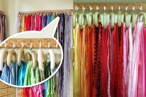 meter stick ruler hooks and shower curtain rings diy scarf storage-horz Bedroom Colour Schemes, Meter Stick, How To Store Scarves, Scarf Organizer, Diy Clothes Hangers, Clothes Hanger Storage, Upcycling Art, Scarf Display, Scarf Storage