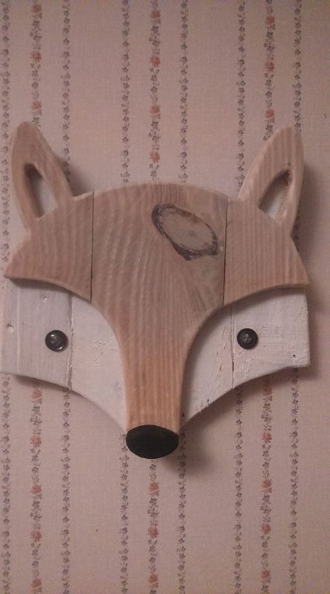 Backyard Crafts, Wood Fox, Christmas Diy Wood, Fox Crafts, Fox Face, Pallet Creations, Pallet Wood, Wood Cutouts, Scroll Saw